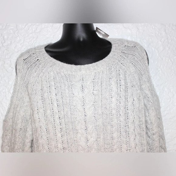 NWT Soft Surroundings Cozy Cold Shoulder Chunky Cable Knit Sweater Gray Medium - Picture 3 of 12